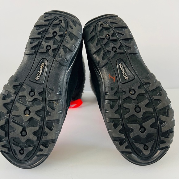Columbia Black Snow Boots with Bright Pink Laces - Picture 5 of 7